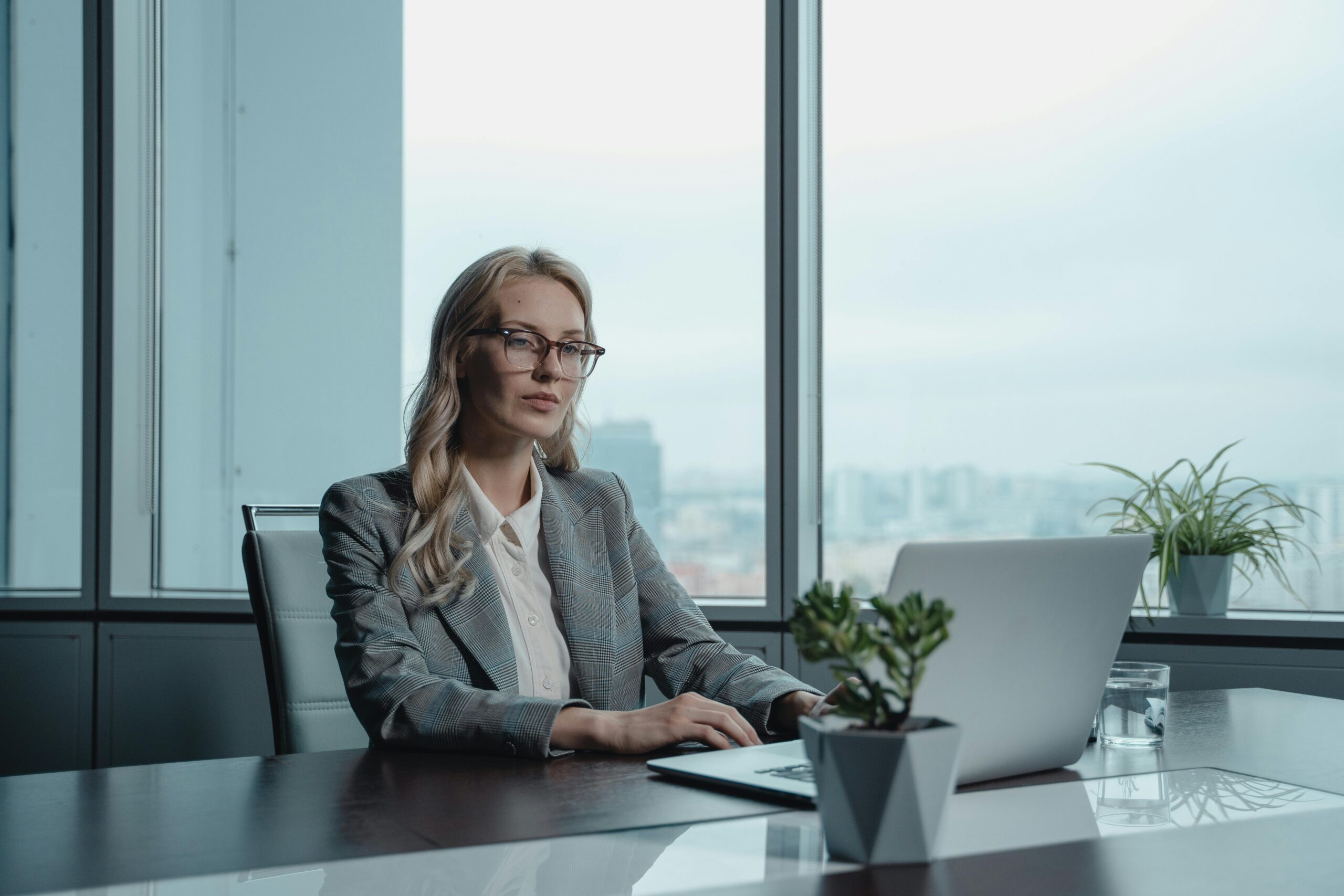 4 Yellow Flags in Hiring: What to Watch for in Candidates (And What to Do About Them)